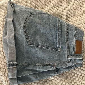hollister low rise baggy shorts